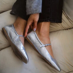 REYES BALLET FLATS SILVER DISTRESSED LEATHER(Reyes Flats Silver Distressed Leather) -Dolce Vita Shop 12 9dac7d25 1825 434c 86eb 48c8aa0def5f