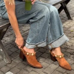 KANYON HEELS BROWN SUEDE(Kanyon Heels Brown Suede) -Dolce Vita Shop 40stepholejn Kanyon Heels Brown Suede 1