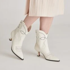 ANGEL BOOTIES WHITE LEATHER(Angel Booties White Leather) -Dolce Vita Shop DOLCEVITA BOOTIES ANGEL IVORYLEATHER ONFOOT 01