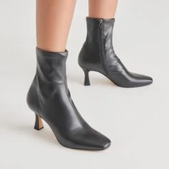 GLAMOR WIDE CALF BOOTS BLACK STELLA(Glamor Wide Calf Boots Black Stella) -Dolce Vita Shop DOLCEVITA BOOTIES GLAMOR BLACKLEATHER ONFOOT WIDE 1 ebfe7a7f 9e8c 4c52 96b3 244140662d99
