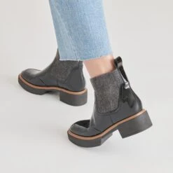 SALINE H2O BOOTIES MIDNIGHT CRINKLE PATENT(Saline H2o Booties Midnight Crinkle Patent) -Dolce Vita Shop DOLCEVITA BOOTIES SALINE MIDNIGHTCRINKLEPATENT ONFOOT 02