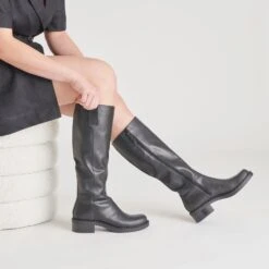 GLORY H2O BOOTS BLACK LEATHER(Glory H2o Boots Black Leather) 24 GLORY H2O BOOTS BLACK LEATHER(Glory H2o Boots Black Leather) -Dolce Vita Shop DOLCEVITA BOOTS GLORYH2O BLACKLEATHER ONFOOT STANDARD 01