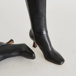 GYRA EXTRA WIDE CALF BOOTS BLACK LEATHER(Gyra Extra Wide Calf Boots Black Leather) -Dolce Vita Shop DOLCEVITA BOOTS GYRA BLACKLEATHER DETAILS 01 52cbb97c 8e46 40b8 98fe 09714e9527a4