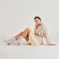 JESSEY FLORAL BOOTS LIGHT BLUE NUBUCK(Jessey Floral Boots Light Blue Nubuck) -Dolce Vita Shop DOLCEVITA BOOTS JESSEYFLORAL LIGHTBLUENUBUCK ONFOOT 02