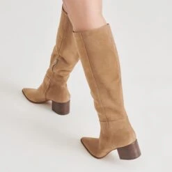 KIRSON BOOTS MUSHROOM SUEDE(Kirson Boots Mushroom Suede) -Dolce Vita Shop DOLCEVITA BOOTS KIRSON MUSHROOMSUEDE ONFOOT 02