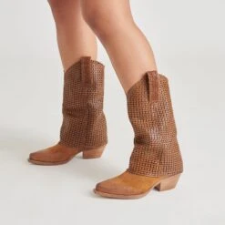 MAVRIK BOOTS CHESTNUT SUEDE(Mavrik Boots Chestnut Suede) -Dolce Vita Shop DOLCEVITA BOOTS MAVRIK CHESTNUTSUEDE ONFOOT 02