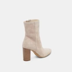 SUZY BOOTIES TAUPE SUEDE(Suzy Booties Taupe Suede) 11 SUZY BOOTIES TAUPE SUEDE(Suzy Booties Taupe Suede) -Dolce Vita Shop DOLCEVITA BOOTS SUZY TAUPE SUEDE 03 5d06270f e69d 4670 b578 d63efd553d35