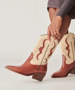 SUZZY BOOTS BROWN EMBOSSED LEATHER - Re:vita(Suzzy Boots Brown Embossed Leather Resale) -Dolce Vita Shop DOLCEVITA BOOTS SUZZY BROWNMULTIEMBOSSEDLEATHER ONFOOT 3 6f85290f 7968 45c1 ae9f 0f124796dfe5