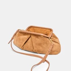 SAHARA CLUTCH COGNAC SUEDE(Sahara Clutch Cognac Suede) -Dolce Vita Shop DOLCEVITA CLUTCH SAHARA COGNACSUEDE 3