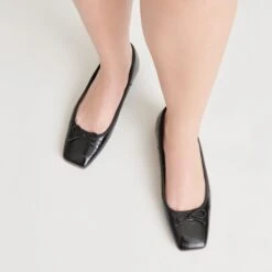 ANISA BALLET FLATS NOIR EMBOSSED LEATHER(Anisa Ballet Flats Noir Embossed Leather) -Dolce Vita Shop DOLCEVITA FLATS ANISA NOIREMBOSSEDLEATHER ONFOOT 02 1