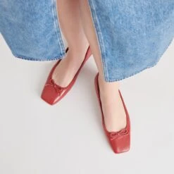 ANISA BALLET FLATS RED CRINKLE PATENT(Anisa Ballet Flats Red Crinkle Patent) 23 ANISA BALLET FLATS RED CRINKLE PATENT(Anisa Ballet Flats Red Crinkle Patent) -Dolce Vita Shop DOLCEVITA FLATS ANISA REDCRINKLEPATENT ONFOOT 02