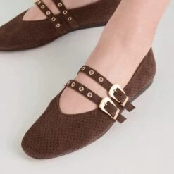 BAYLEE GROMMET BALLET FLATS DK BROWN PERFORATED SUEDE(Baylee Grommet Ballet Flats Dk Brown Perforated Suede) -Dolce Vita Shop DOLCEVITA FLATS BAYLEEGROMMET DKBROWNPERFORATEDSUEDE ONFOOT 03