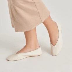 BRAIDY BALLET FLATS IVORY LEATHER(Braidy Ballet Flats Ivory Leather) -Dolce Vita Shop DOLCEVITA FLATS BRAIDY IVORYLEATHER ONFOOT 03