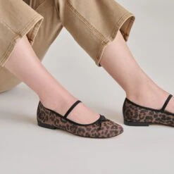 CADEL BALLET FLATS DK LEOPARD MESH(Cadel Ballet Flats Dk Leopard Mesh) -Dolce Vita Shop DOLCEVITA FLATS CADEL DKLEOPARDMESH ONFOOT 02