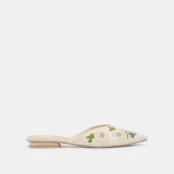 ELM FLATS WHITE FLORAL RAFFIA(Elm Flats White Floral Raffia)