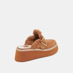 LELANI PLUSH FLATS PECAN SUEDE(Lelani Plush Flats Pecan Suede) -Dolce Vita Shop DOLCEVITA FLATS LELANIPLUSH PECANSUEDE 03