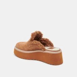 LELANI PLUSH FLATS PECAN SUEDE(Lelani Plush Flats Pecan Suede) -Dolce Vita Shop DOLCEVITA FLATS LELANIPLUSH PECANSUEDE 09