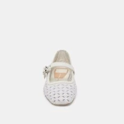 RODNI EYELET PERF BALLET FLATS TRUE WHITE LEATHER(Rodni Eyelet Perf Ballet Flats True White Leather) 22 RODNI EYELET PERF BALLET FLATS TRUE WHITE LEATHER(Rodni Eyelet Perf Ballet Flats True White Leather) -Dolce Vita Shop DOLCEVITA FLATS RODNIEYELETPERF TRUEWHITELEATHER 04