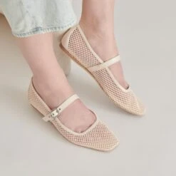 RODNI MESH BALLET FLATS CREME WOVEN MESH(Rodni Mesh Ballet Flats Creme Woven Mesh) -Dolce Vita Shop DOLCEVITA FLATS RODNIMESH CREMEWOVENMESH ONFOOT 01
