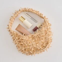 CAICOS SHOULDER BAG NATURAL RAFFIA(Caicos Shoulder Bag Natural Raffia) -Dolce Vita Shop DOLCEVITA HANDBAGS CAICOS NATURAL FLATLAY 2