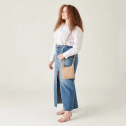 Dolce Vita BEV HEELS ROSE LEATHER(Bev Heels Rose Leather) -Dolce Vita Shop DOLCEVITA HEELS BEV ROSELEATHER ONFOOT FRANCES CAFE