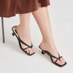 BREVEL HEELS ONYX LEATHER(Brevel Heels Onyx Leather) -Dolce Vita Shop DOLCEVITA HEELS BREVEL BLACKLEATHER ONFOOT 02 1 d73a606d 7dfb 44f3 bac4 7c43663e95e6