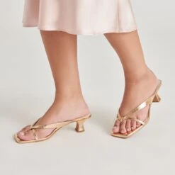 BREVEL HEELS GOLD DISTRESSED LEATHER(Brevel Heels Gold Distressed Leather) -Dolce Vita Shop DOLCEVITA HEELS BREVEL GOLDDISTRESSEDLEATHER ONFOOT 02