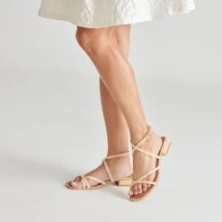 BRINN SANDALS LT NATURAL RAFFIA(Brinn Sandals Lt Natural Raffia) -Dolce Vita Shop DOLCEVITA HEELS BRINN LTNATURALRAFFIA ONFOOT 3