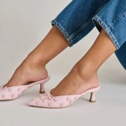 CAMILO X BYRDIE GOLF HEELS PINK RAFFIA(Camilo X Byrdie Golf Heels Pink Raffia) -Dolce Vita Shop DOLCEVITA HEELS CAMILOBYRDIES PINK ONFOOT 08