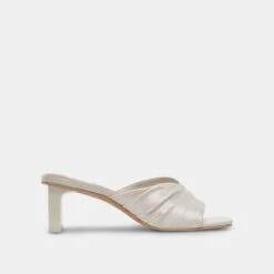 Dolce Vita CARLAN HEELS OFF WHITE SILK(Carlan Heels Off White Silk)