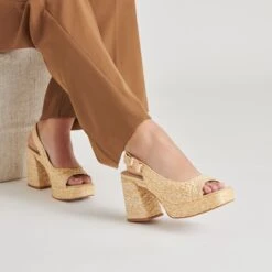 FLORES HEELS NATURAL RAFFIA(Flores Heels Natural Raffia) -Dolce Vita Shop DOLCEVITA HEELS FLORES NATURALRAFFIA ONFOOT 02