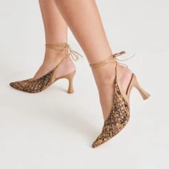 GESICA HEELS BLACK NATURAL WOVEN(Gesica Heels Black Natural Woven) 16 GESICA HEELS BLACK NATURAL WOVEN(Gesica Heels Black Natural Woven) -Dolce Vita Shop DOLCEVITA HEELS GESICA BLACKNATURALWOVEN ONFOOT 02 1