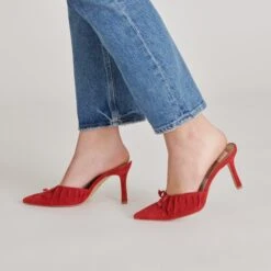 KAIRI HEELS CRIMSON SUEDE(Kairi Heels Crimson Suede) -Dolce Vita Shop DOLCEVITA HEELS KAIRI REDSUEDE ONFOOT 01