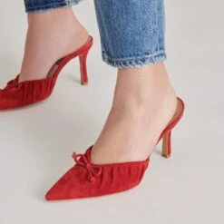 KAIRI HEELS CRIMSON SUEDE(Kairi Heels Crimson Suede) -Dolce Vita Shop DOLCEVITA HEELS KAIRI REDSUEDE ONFOOT 03