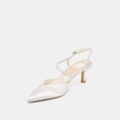 KAMRA PEARL MID HEELS TRUE WHITE SATIN(Kamra Pearl Mid Heels True White Satin) 16 KAMRA PEARL MID HEELS TRUE WHITE SATIN(Kamra Pearl Mid Heels True White Satin) -Dolce Vita Shop DOLCEVITA HEELS KAMRAPEARLMID TRUEWHITESATIN 09