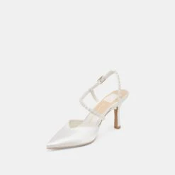 KAMRA PEARL HEELS TRUE WHITE SATIN(Kamra Pearl Heels True White Satin) -Dolce Vita Shop DOLCEVITA HEELS KAMRAPEARL TRUEWHITESATIN 08
