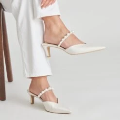 KANIKA PEARL MID HEELS VANILLA PEARLS(Kanika Pearl Mid Heels Vanilla Pearls) -Dolce Vita Shop DOLCEVITA HEELS KANIKAMID VANILLAPEARLS ONFOOT 03