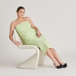 KAYLI HEELS ONYX SATIN(Kayli Heels Onyx Satin) -Dolce Vita Shop DOLCEVITA HEELS KAYLI ONYXSATIN ONFOOT