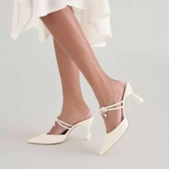 KLAIRE PEARL HEELS TRUE WHITE LEATHER(Klaire Heels True White Leather) 15 KLAIRE PEARL HEELS TRUE WHITE LEATHER(Klaire Heels True White Leather) -Dolce Vita Shop DOLCEVITA HEELS KLAIRE TRUEWHITESATIN ONFOOT 03