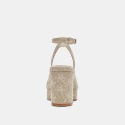 LAISHA HEELS ALMOND FLORAL EYELET(Laisha Heels Almond Floral Eyelet) -Dolce Vita Shop DOLCEVITA HEELS LAISHA ALMONDFLORALEYELET 05 4f6a9af6 b4ef 4ab6 9cf0 bff11d5ed54b