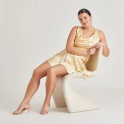 LAURY HEELS CHAMPAGNE EMBOSSED LEATHER(Laury Heels Champagne Embossed Leather) -Dolce Vita Shop DOLCEVITA HEELS LAURY CHAMPAGNEEMBOSSEDLEATHER ONFOOT 02