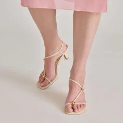 MYLEE HEELS CREME LEATHER(Mylee Heels Creme Leather) -Dolce Vita Shop DOLCEVITA HEELS MYLEE IVORYLEATHER ONFOOT 03