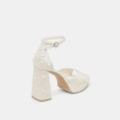 PANDRO PEARL HEELS TRUE WHITE SATIN(Pandro Pearl Heels True White Satin) 16 PANDRO PEARL HEELS TRUE WHITE SATIN(Pandro Pearl Heels True White Satin) -Dolce Vita Shop DOLCEVITA HEELS PANDROPEARL TRUEWHITESATIN 03