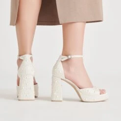 PANDRO PEARL HEELS TRUE WHITE SATIN(Pandro Pearl Heels True White Satin) 15 PANDRO PEARL HEELS TRUE WHITE SATIN(Pandro Pearl Heels True White Satin) -Dolce Vita Shop DOLCEVITA HEELS PANDROPEARL TRUEWHITESATIN ONFOOT 03 1 734ac3d5 8871 4b21 8f5e cab2e18ec968