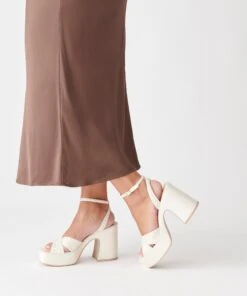 WESSI PEARL HEELS VANILLA PEARLS(Wessi Pearl Heels In Vanilla Pearls) -Dolce Vita Shop DOLCEVITA HEELS WESSI VANILLAPEARL ONFOOT 1