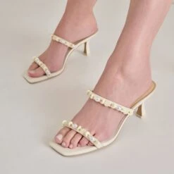 GRASON HEELS WHITE LEATHER(Grason Heels White Leather) -Dolce Vita Shop DOLCEVITA HEEL GRASON WHITELEATHER ONFOOT 02