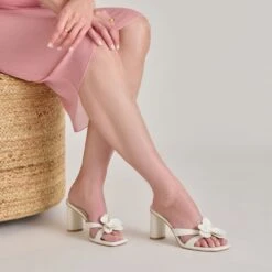 NIKIL HEELS WHITE LEATHER(Nikil Heels White Leather) -Dolce Vita Shop DOLCEVITA HEEL NIKIL WHITELEATHER ONFOOT 03