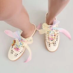 PRIDE CURLY ORGANZA LACE RAINBOW(Pride Curly Organza Lace Rainbow) -Dolce Vita Shop DOLCEVITA PRIDECHARMS LACES STYLED 1