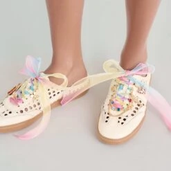 PRIDE CHARM PACKAGE RAINBOW(Pride Charm Package Rainbow) -Dolce Vita Shop DOLCEVITA PRIDECHARMS LACES STYLED 2 f8ba37bb 0d39 4730 8ba0 2b81ee0f166d