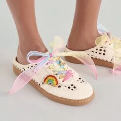 PRIDE CHARM PACKAGE RAINBOW(Pride Charm Package Rainbow) -Dolce Vita Shop DOLCEVITA PRIDECHARMS LACES STYLED 3 d4f46488 b7a5 4d0a 897f 279927459ab3